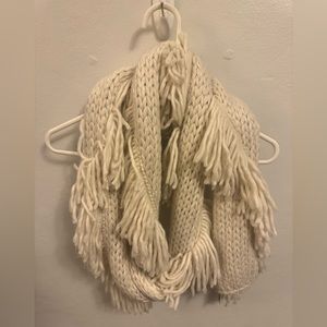 Steve Madden white infinity scarf